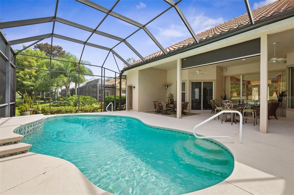 Activo con contrato: $859,000 (4 camas, 4 baños, 3030 Pies cuadrados)