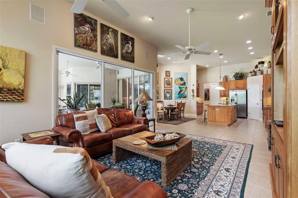 Activo con contrato: $859,000 (4 camas, 4 baños, 3030 Pies cuadrados)