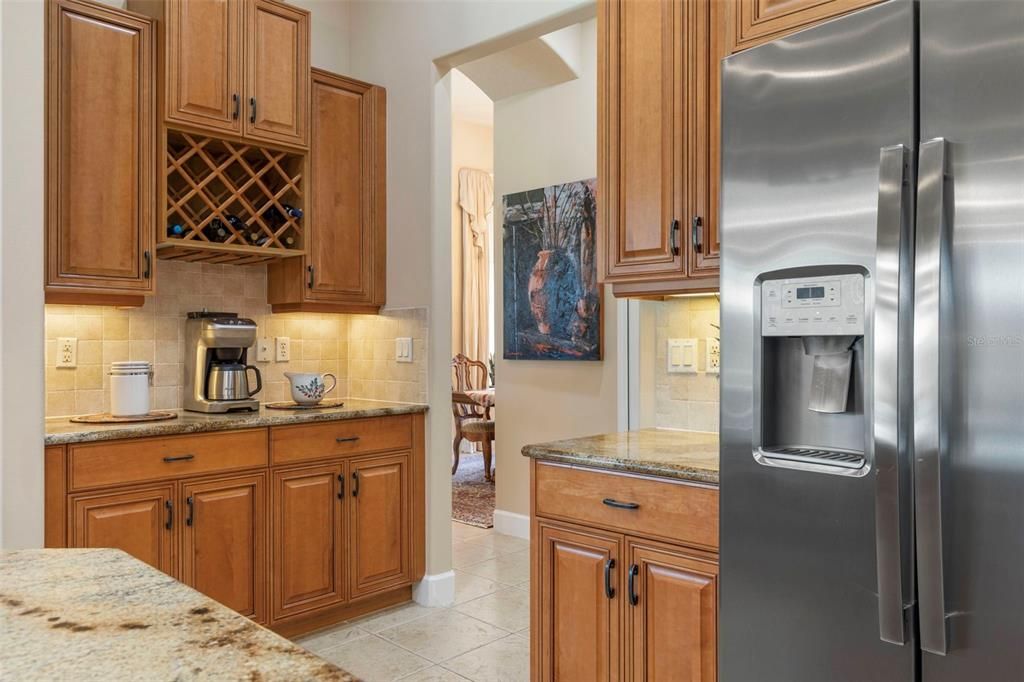 Activo con contrato: $859,000 (4 camas, 4 baños, 3030 Pies cuadrados)