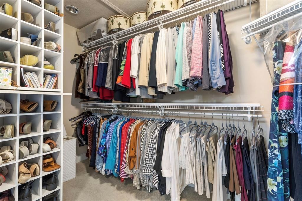 Activo con contrato: $859,000 (4 camas, 4 baños, 3030 Pies cuadrados)