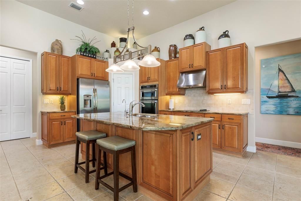 Activo con contrato: $859,000 (4 camas, 4 baños, 3030 Pies cuadrados)