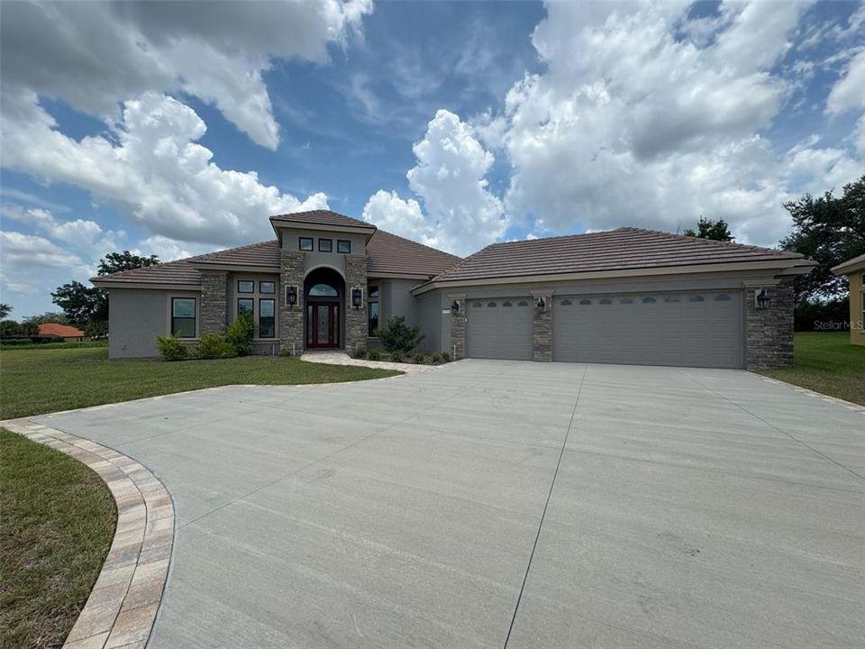 Recently Rented: $3,800 (3 beds, 3 baths, 3149 Square Feet)