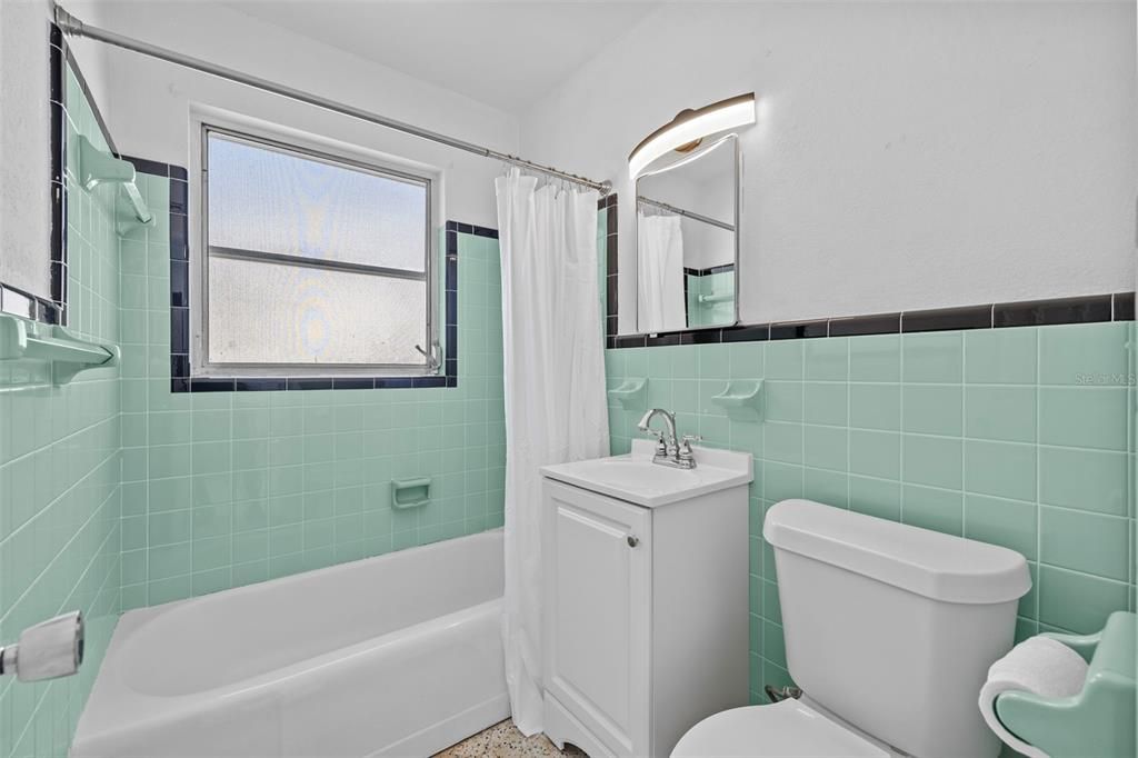 En Venta: $700,000 (5 camas, 0 baños, 2621 Pies cuadrados)