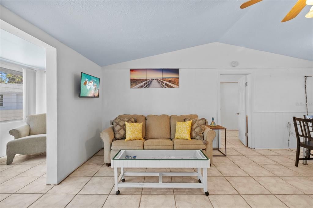 En Venta: $700,000 (5 camas, 0 baños, 2621 Pies cuadrados)