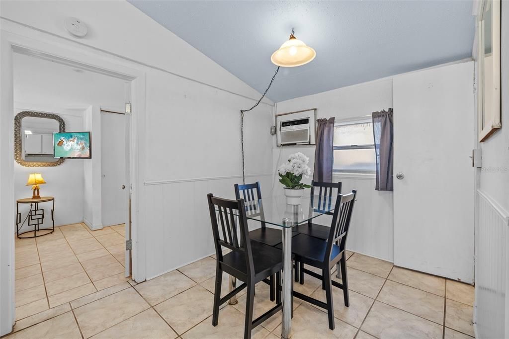 En Venta: $700,000 (5 camas, 0 baños, 2621 Pies cuadrados)