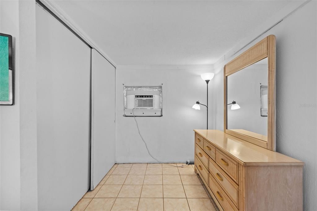 En Venta: $700,000 (5 camas, 0 baños, 2621 Pies cuadrados)