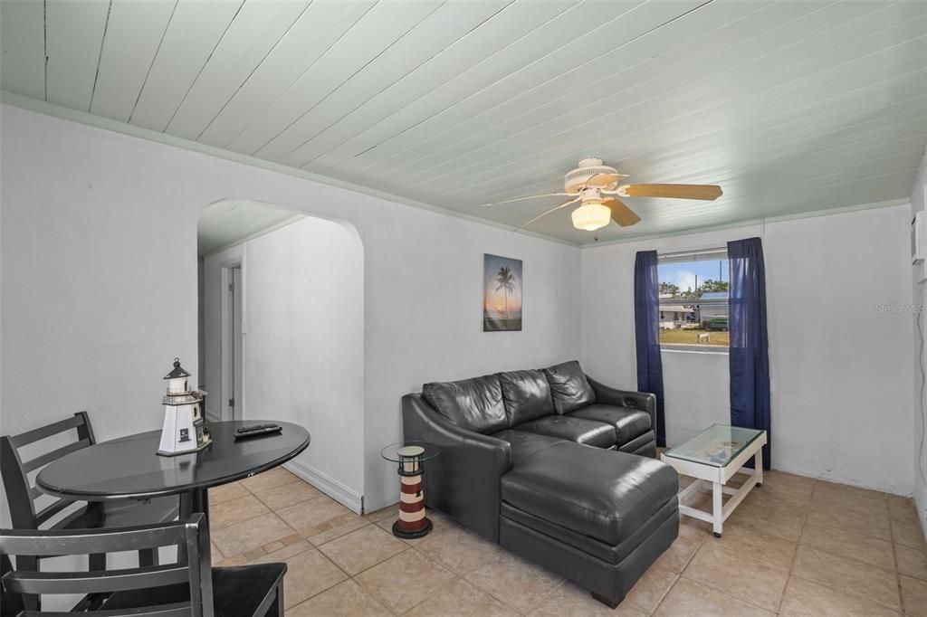 En Venta: $700,000 (5 camas, 0 baños, 2621 Pies cuadrados)