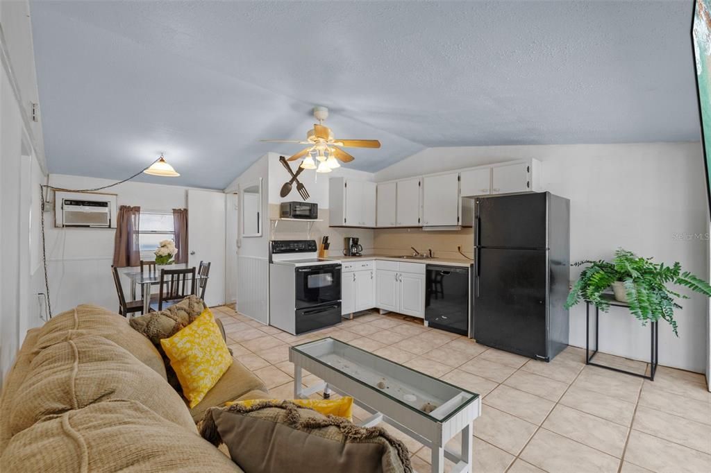 En Venta: $700,000 (5 camas, 0 baños, 2621 Pies cuadrados)