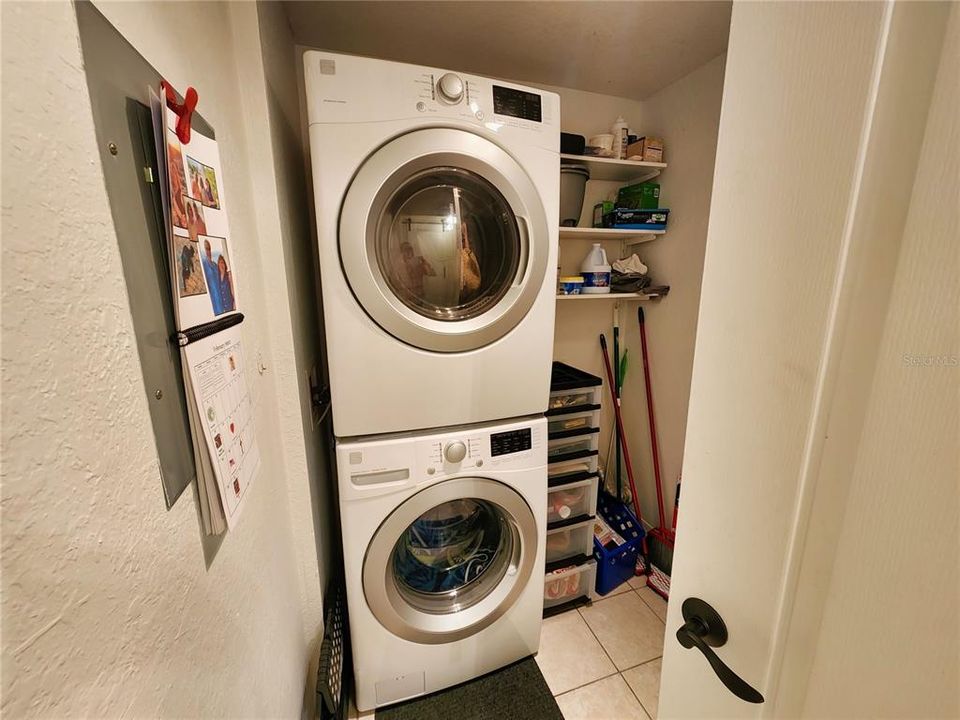 В аренду: $4,000 (2 спален, 2 ванн, 1089 Квадратных фут)