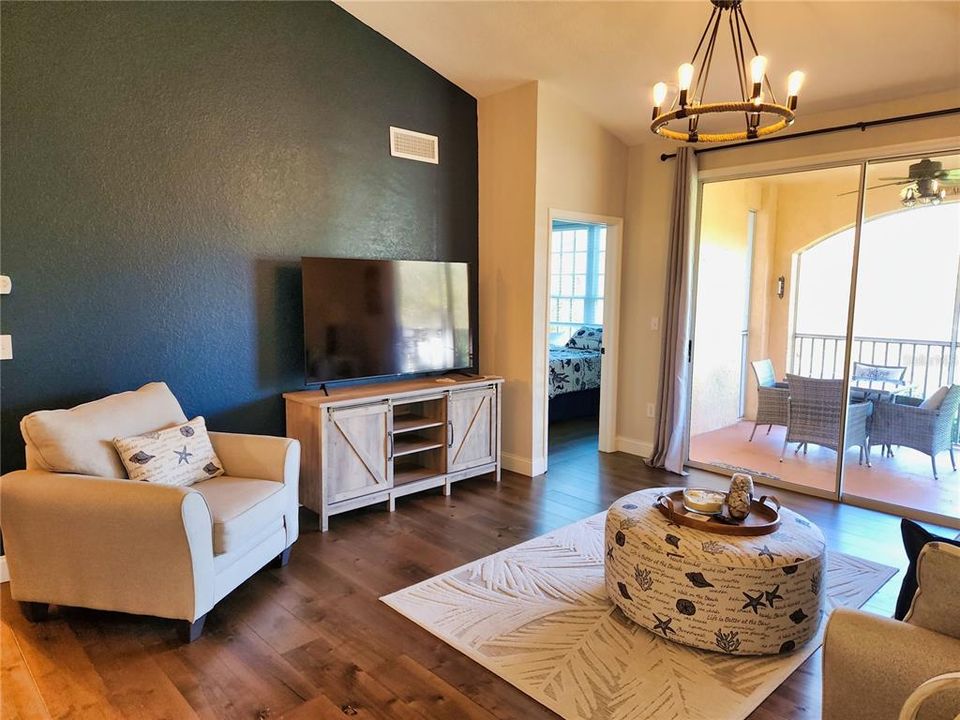 В аренду: $4,000 (2 спален, 2 ванн, 1089 Квадратных фут)