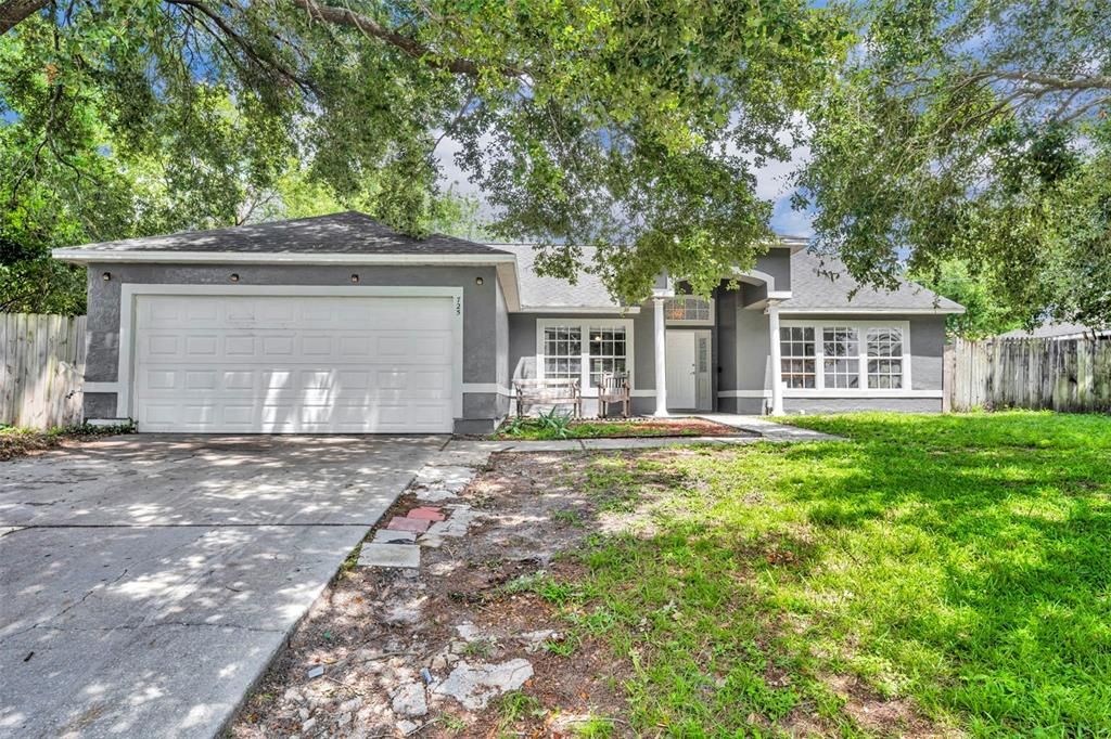 For Sale: $365,000 (5 beds, 2 baths, 2009 Square Feet)