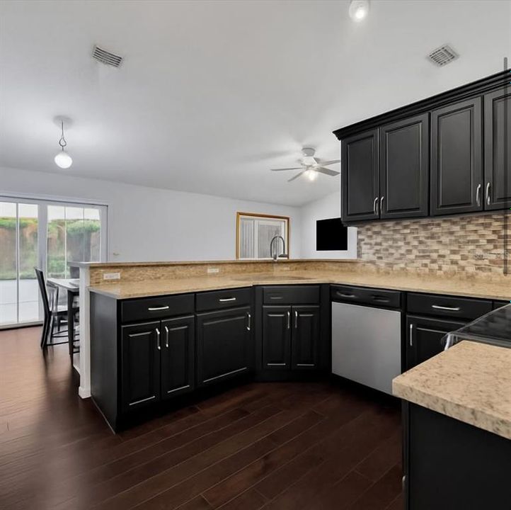 For Sale: $365,000 (5 beds, 2 baths, 2009 Square Feet)