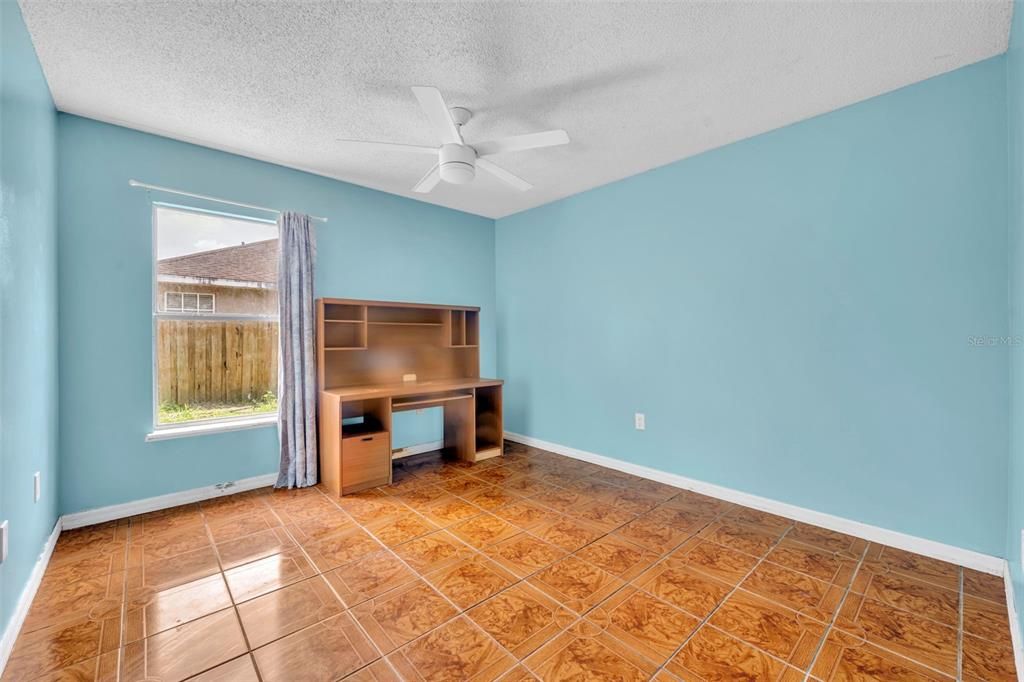 For Sale: $365,000 (5 beds, 2 baths, 2009 Square Feet)