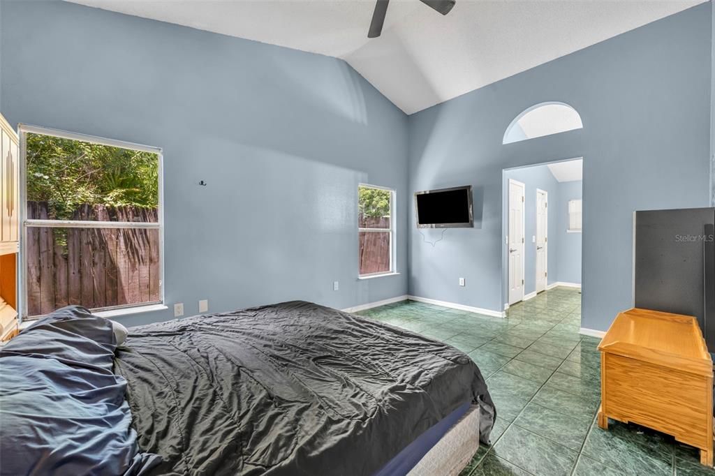 For Sale: $365,000 (5 beds, 2 baths, 2009 Square Feet)