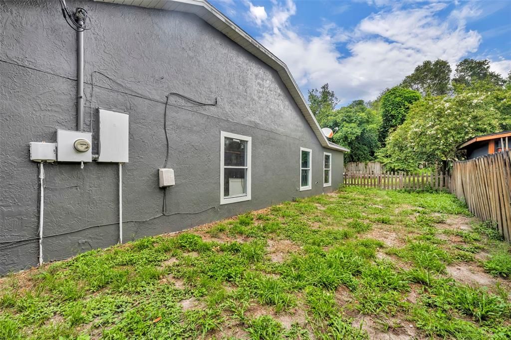 For Sale: $365,000 (5 beds, 2 baths, 2009 Square Feet)