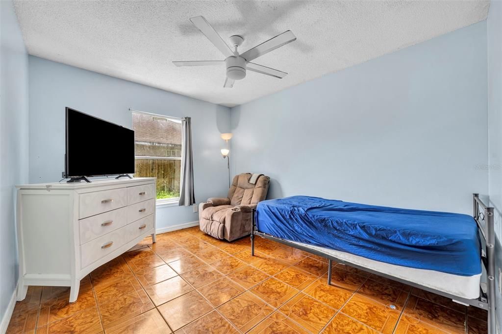 For Sale: $365,000 (5 beds, 2 baths, 2009 Square Feet)