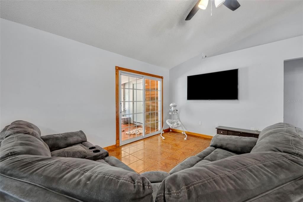 For Sale: $365,000 (5 beds, 2 baths, 2009 Square Feet)