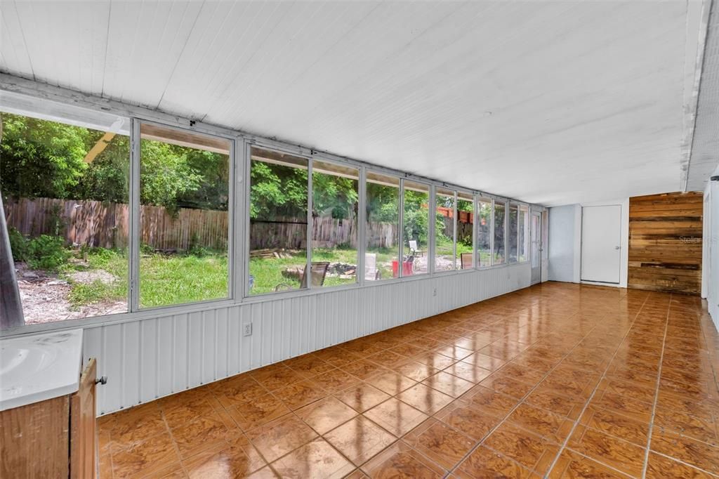 For Sale: $365,000 (5 beds, 2 baths, 2009 Square Feet)