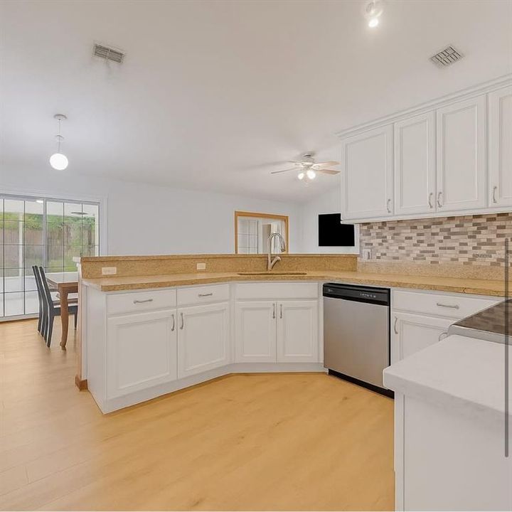 For Sale: $365,000 (5 beds, 2 baths, 2009 Square Feet)