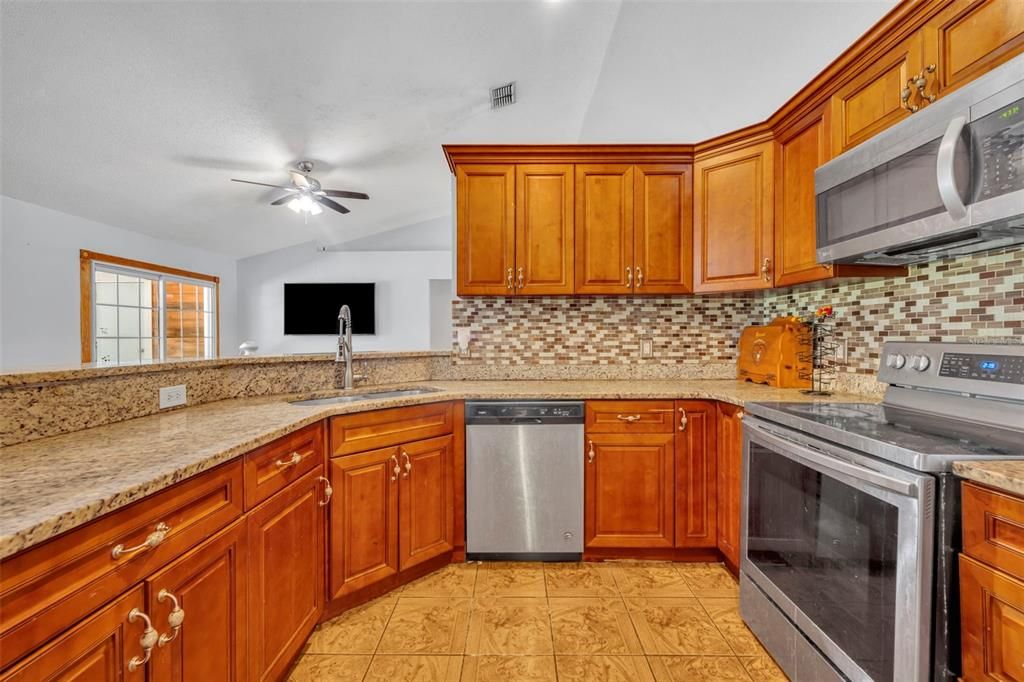 For Sale: $365,000 (5 beds, 2 baths, 2009 Square Feet)