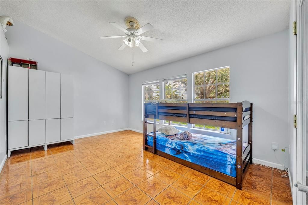 For Sale: $365,000 (5 beds, 2 baths, 2009 Square Feet)