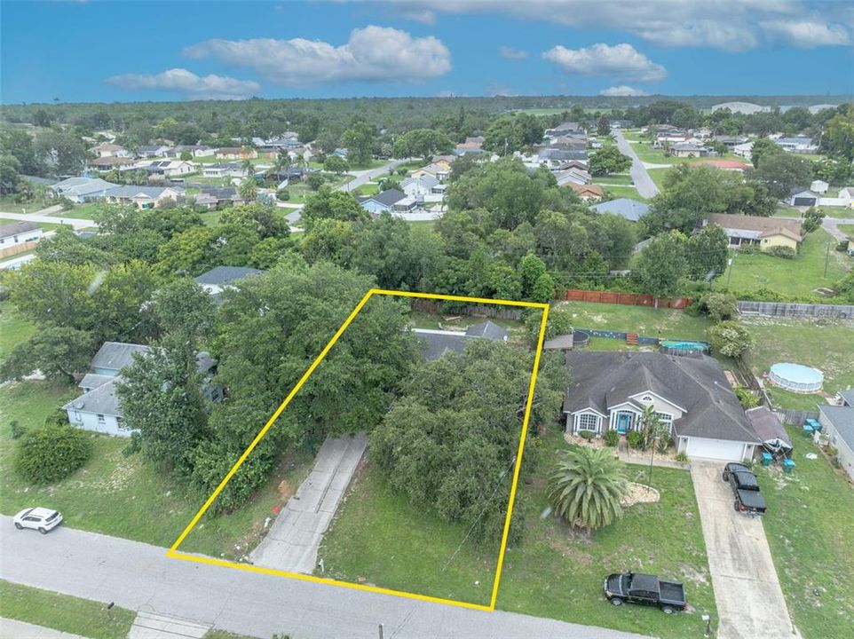 For Sale: $365,000 (5 beds, 2 baths, 2009 Square Feet)