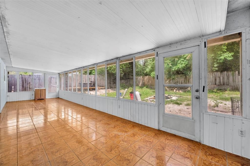 For Sale: $365,000 (5 beds, 2 baths, 2009 Square Feet)