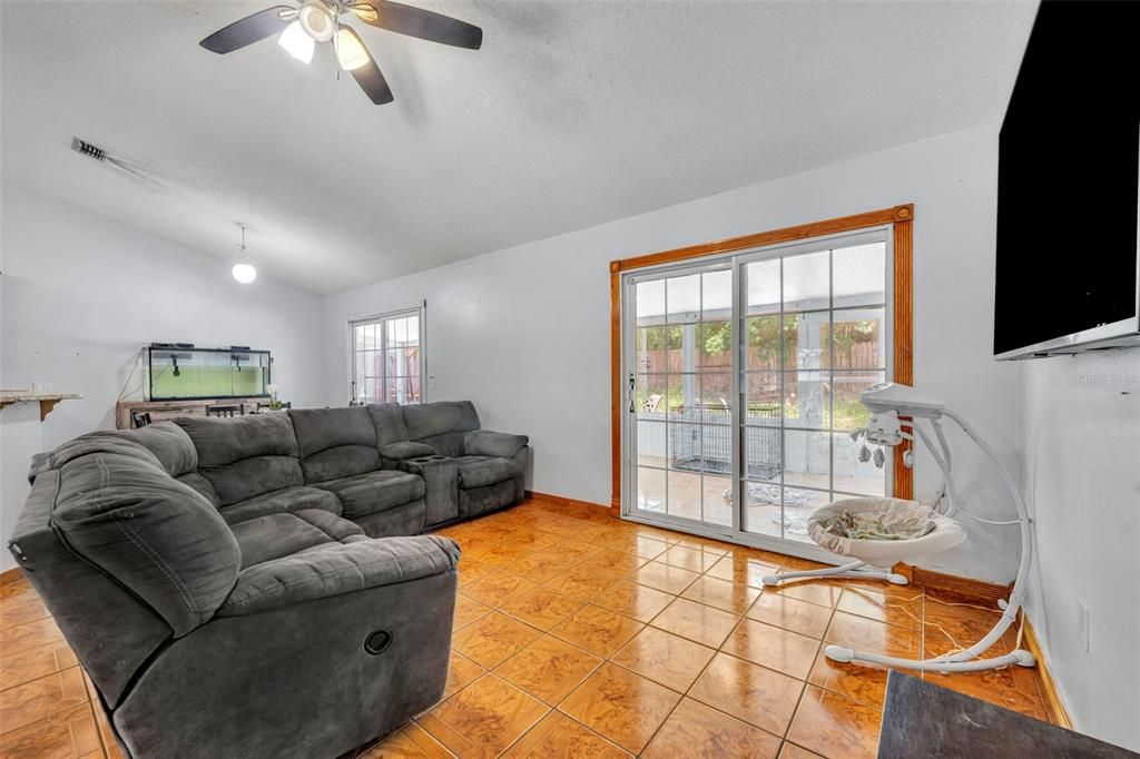 For Sale: $365,000 (5 beds, 2 baths, 2009 Square Feet)