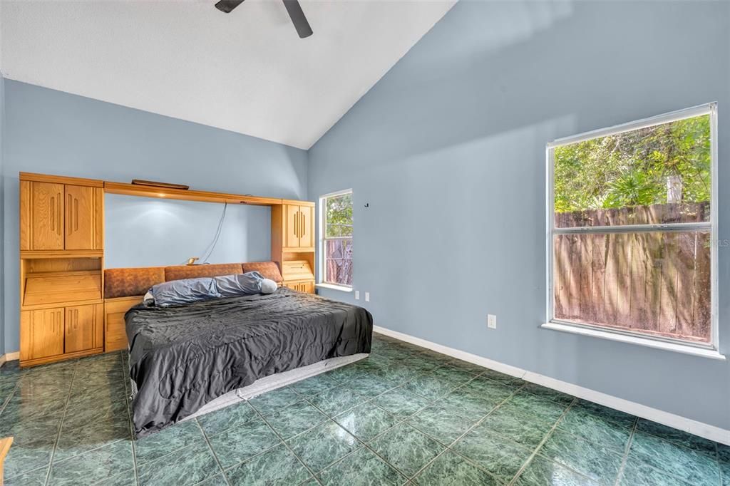 For Sale: $365,000 (5 beds, 2 baths, 2009 Square Feet)