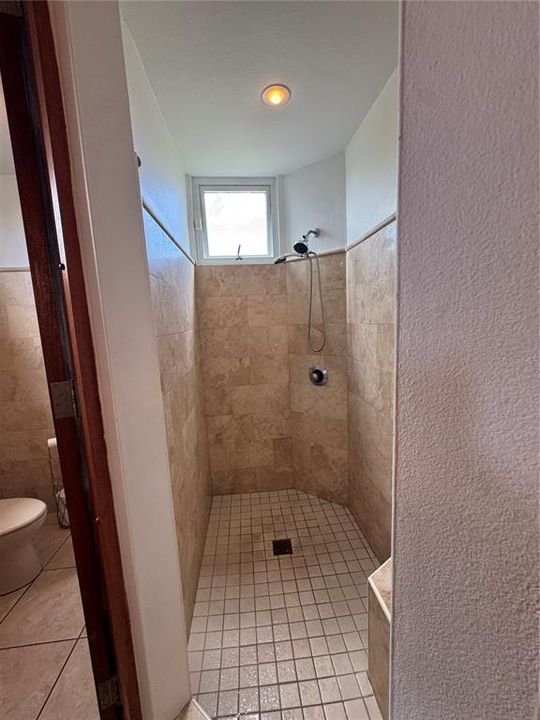 For Sale: $1,050,000 (5 beds, 3 baths, 3500 Square Feet)