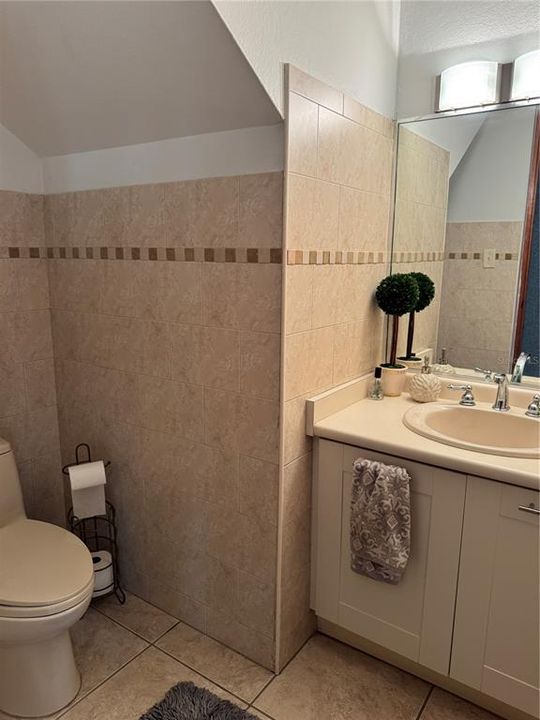 For Sale: $1,050,000 (5 beds, 3 baths, 3500 Square Feet)