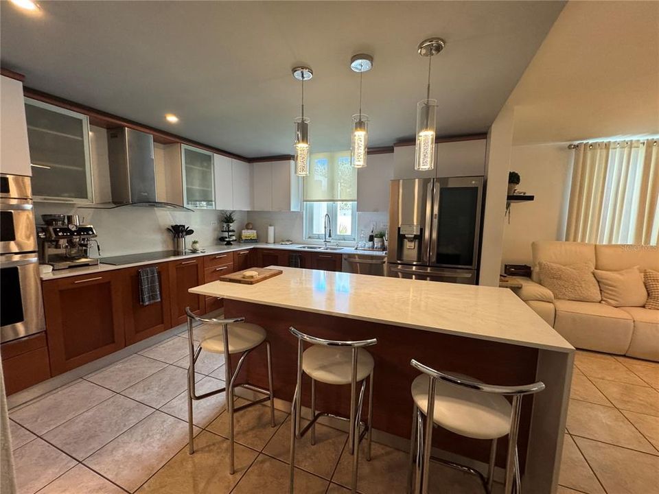 For Sale: $1,050,000 (5 beds, 3 baths, 3500 Square Feet)