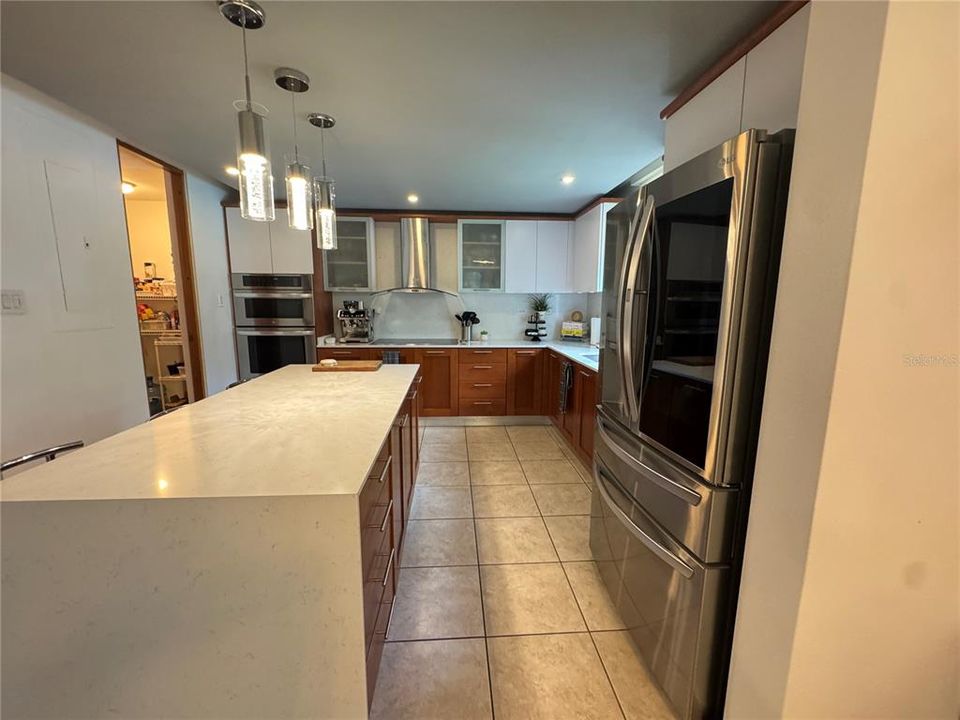 For Sale: $1,050,000 (5 beds, 3 baths, 3500 Square Feet)