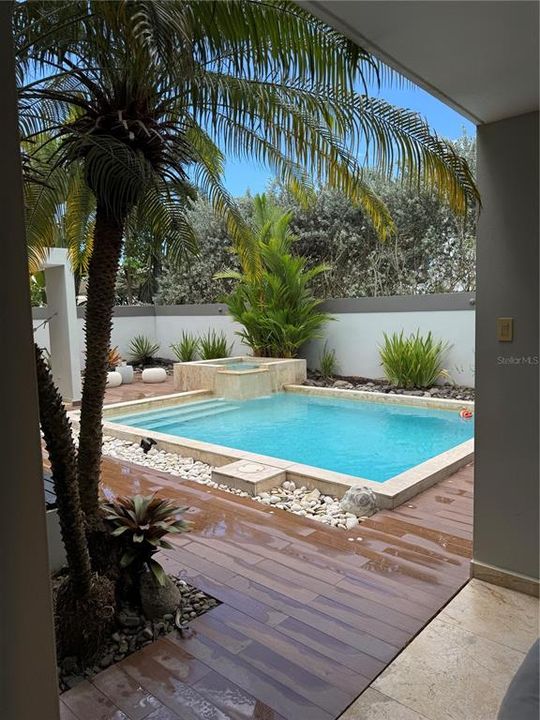 For Sale: $1,050,000 (5 beds, 3 baths, 3500 Square Feet)