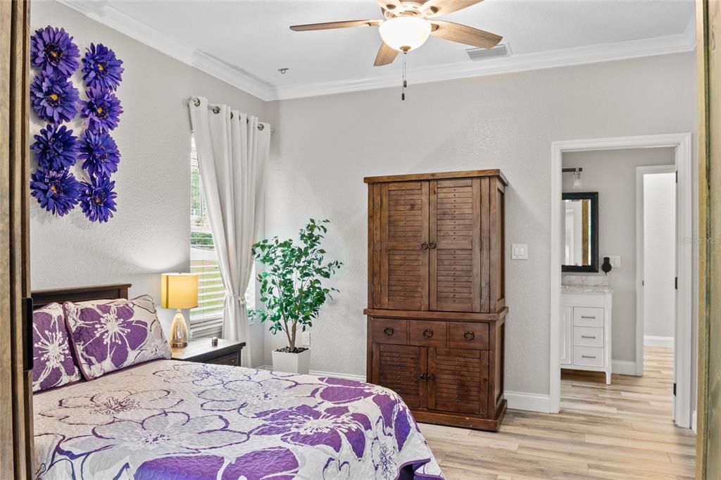 Active With Contract: $564,900 (3 beds, 2 baths, 2009 Square Feet)