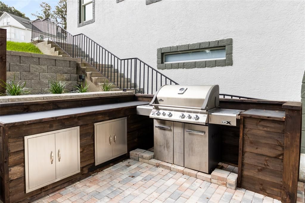 Active With Contract: $564,900 (3 beds, 2 baths, 2009 Square Feet)