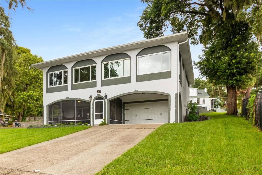 Active With Contract: $564,900 (3 beds, 2 baths, 2009 Square Feet)