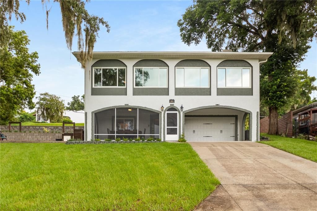 Active With Contract: $564,900 (3 beds, 2 baths, 2009 Square Feet)