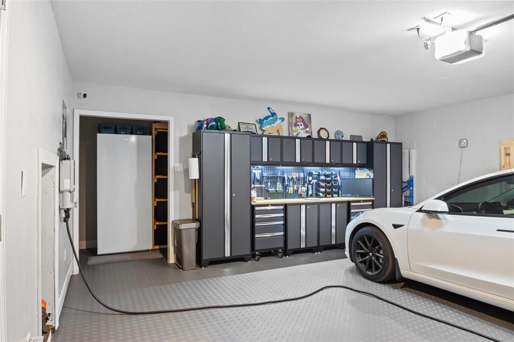 Active With Contract: $564,900 (3 beds, 2 baths, 2009 Square Feet)