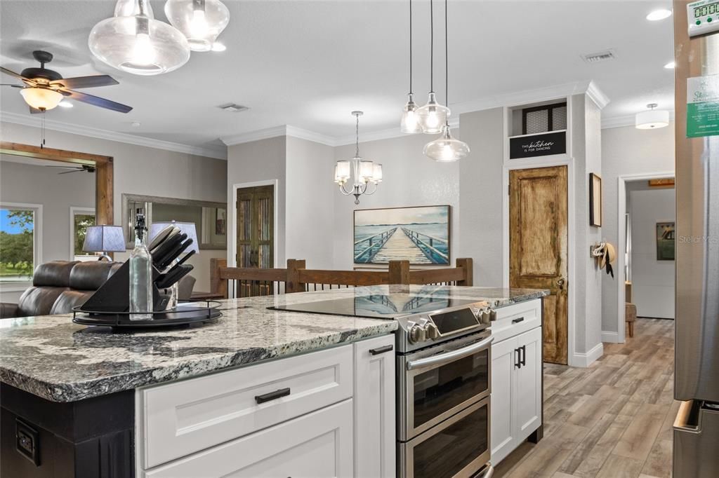 Active With Contract: $564,900 (3 beds, 2 baths, 2009 Square Feet)