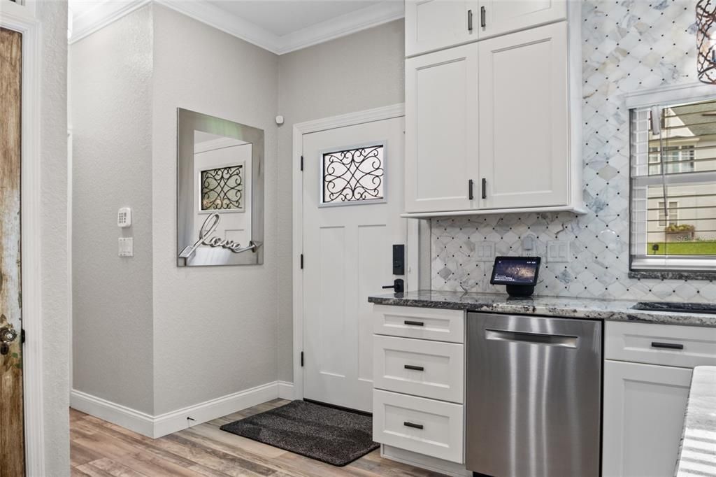 Active With Contract: $564,900 (3 beds, 2 baths, 2009 Square Feet)