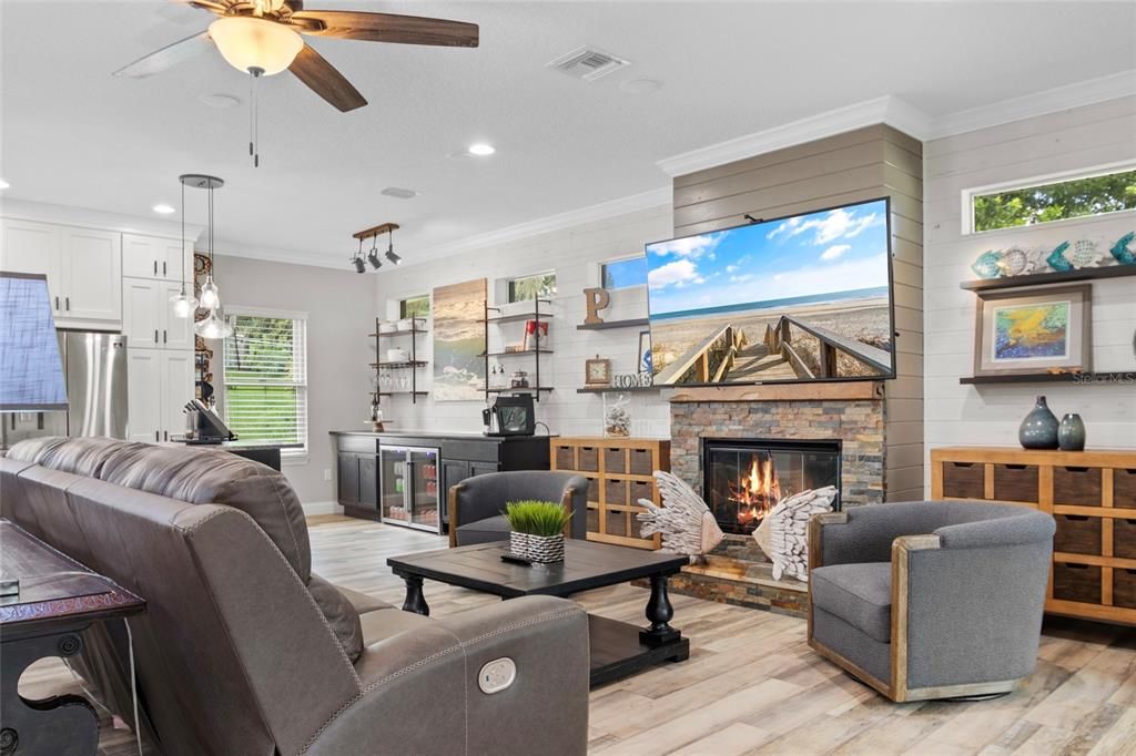 Active With Contract: $564,900 (3 beds, 2 baths, 2009 Square Feet)