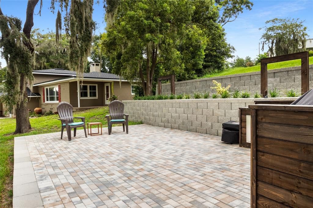 Active With Contract: $564,900 (3 beds, 2 baths, 2009 Square Feet)