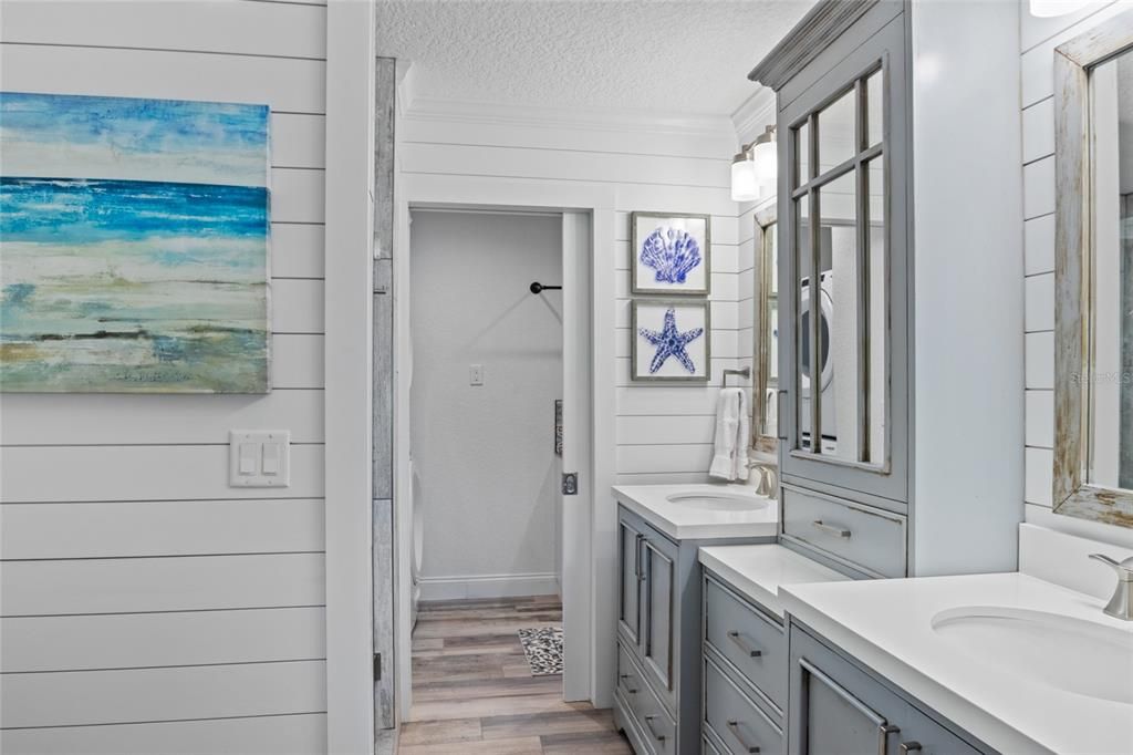 Active With Contract: $564,900 (3 beds, 2 baths, 2009 Square Feet)