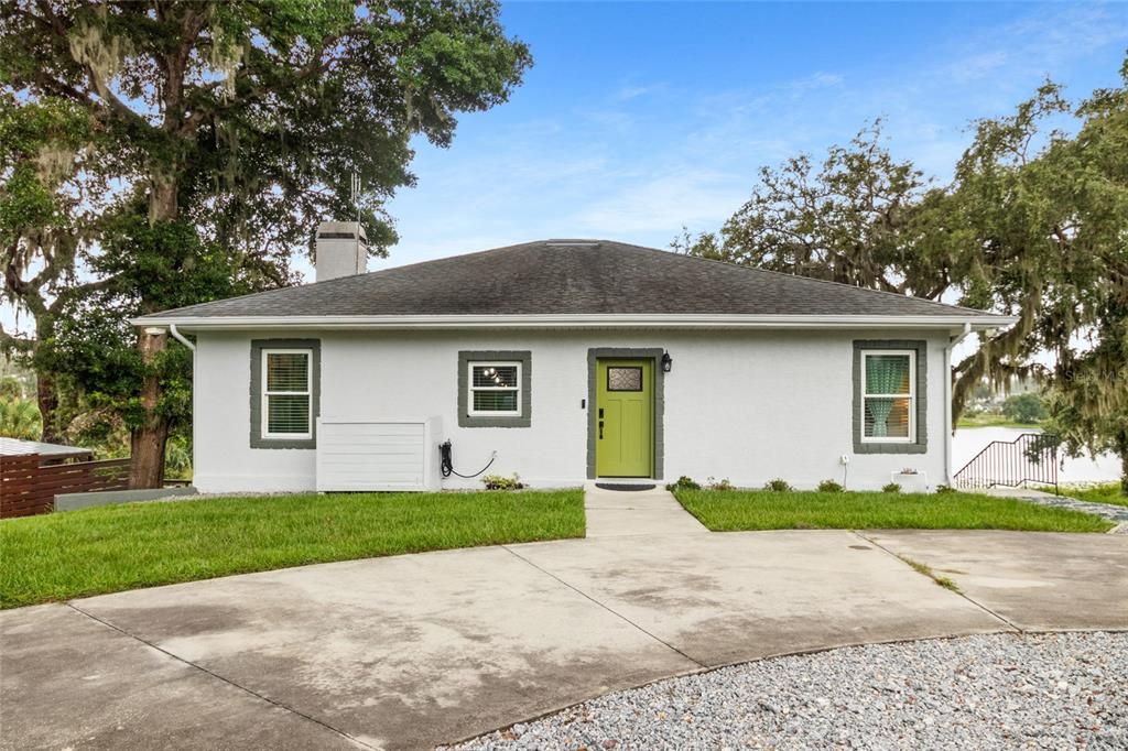 Active With Contract: $564,900 (3 beds, 2 baths, 2009 Square Feet)