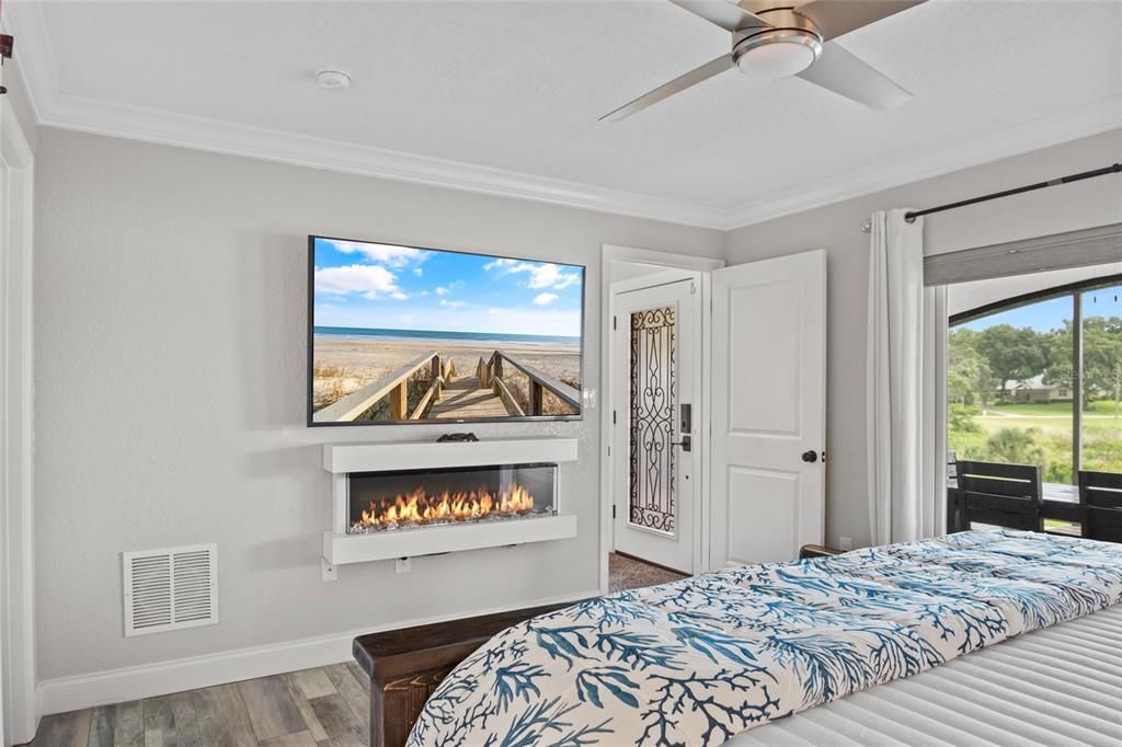 Active With Contract: $564,900 (3 beds, 2 baths, 2009 Square Feet)