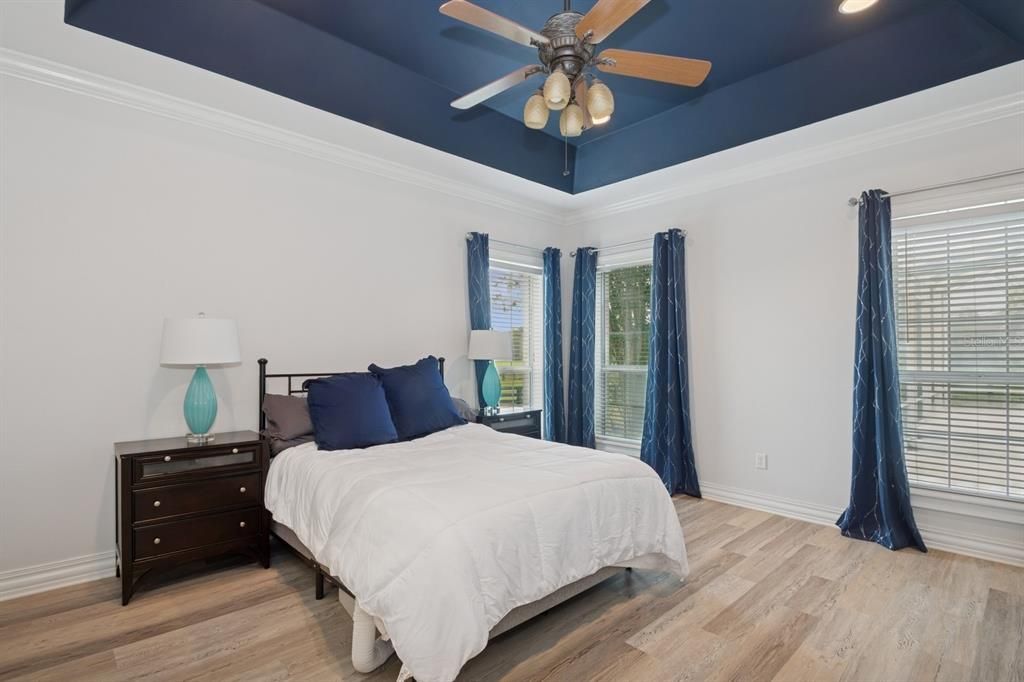 For Sale: $1,600,000 (7 beds, 5 baths, 3890 Square Feet)