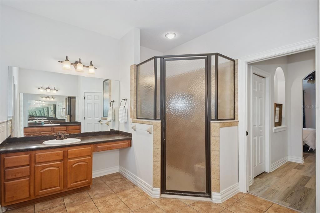 For Sale: $1,600,000 (7 beds, 5 baths, 3890 Square Feet)