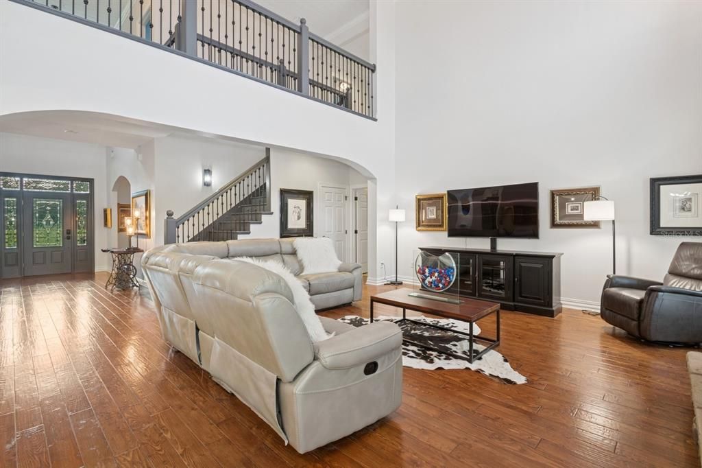 For Sale: $1,600,000 (7 beds, 5 baths, 3890 Square Feet)