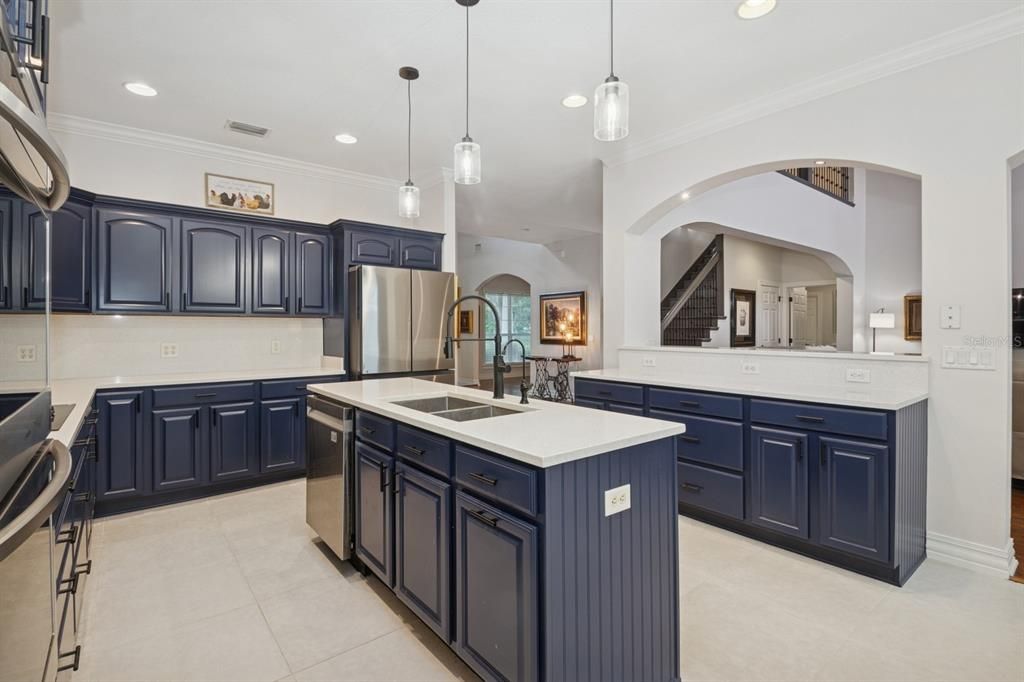 For Sale: $1,600,000 (7 beds, 5 baths, 3890 Square Feet)